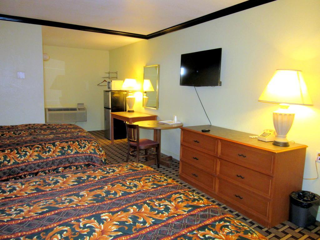 Budget Host Inn Arlington Eksteriør bilde